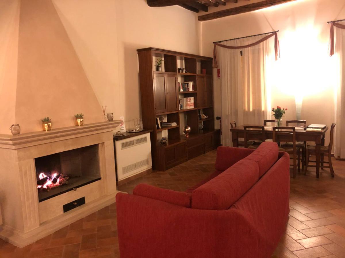 ホテル La Dimora Nel Corso Montepulciano Stazione エクステリア 写真